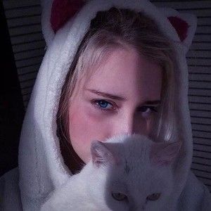 Meet your Posher, Tompkins